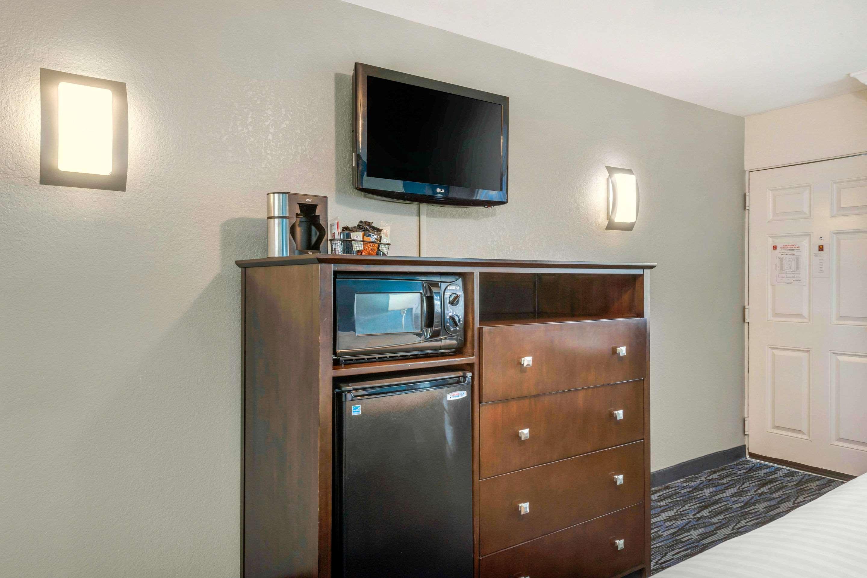 Quality Inn And Conference Center Tampa-Brandon Heartland Zewnętrze zdjęcie