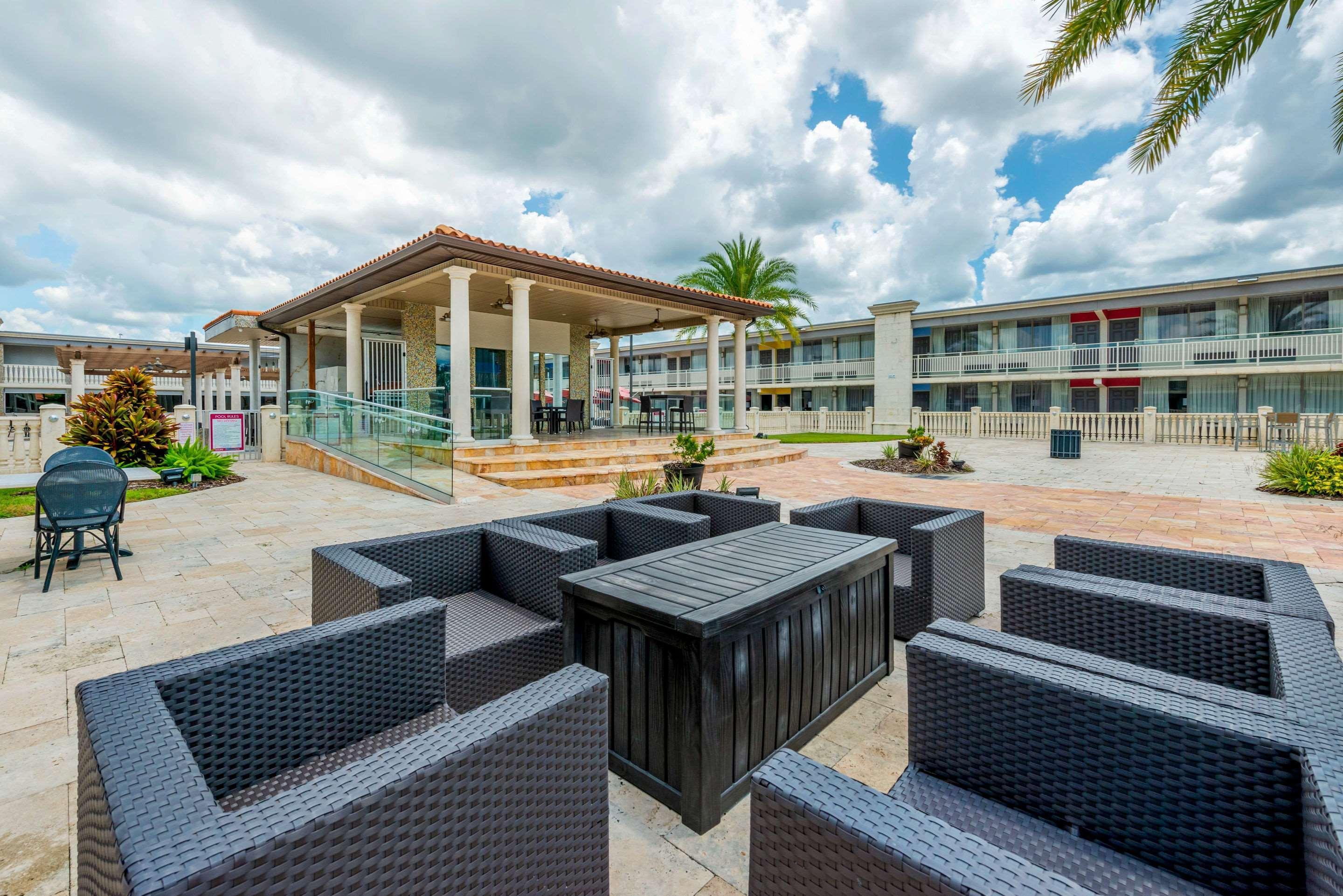 Quality Inn And Conference Center Tampa-Brandon Heartland Zewnętrze zdjęcie