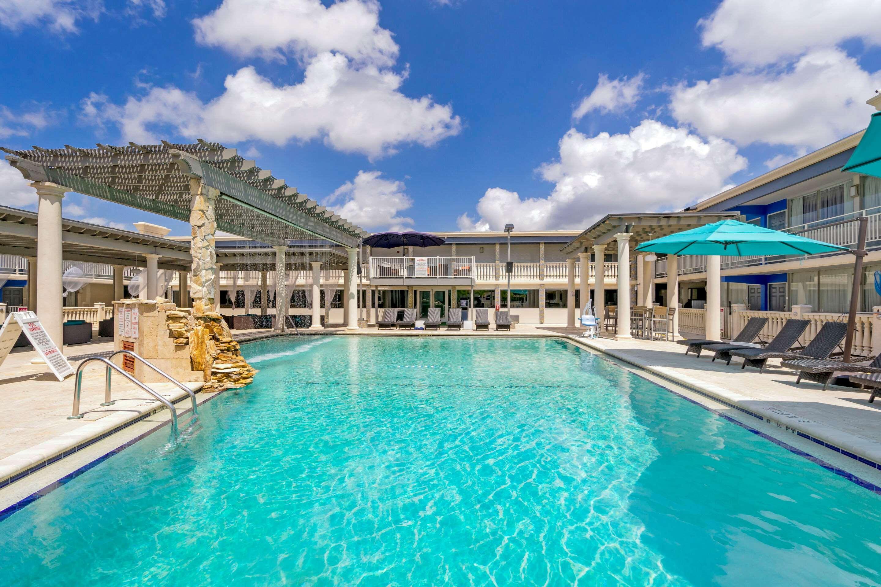 Quality Inn And Conference Center Tampa-Brandon Heartland Zewnętrze zdjęcie