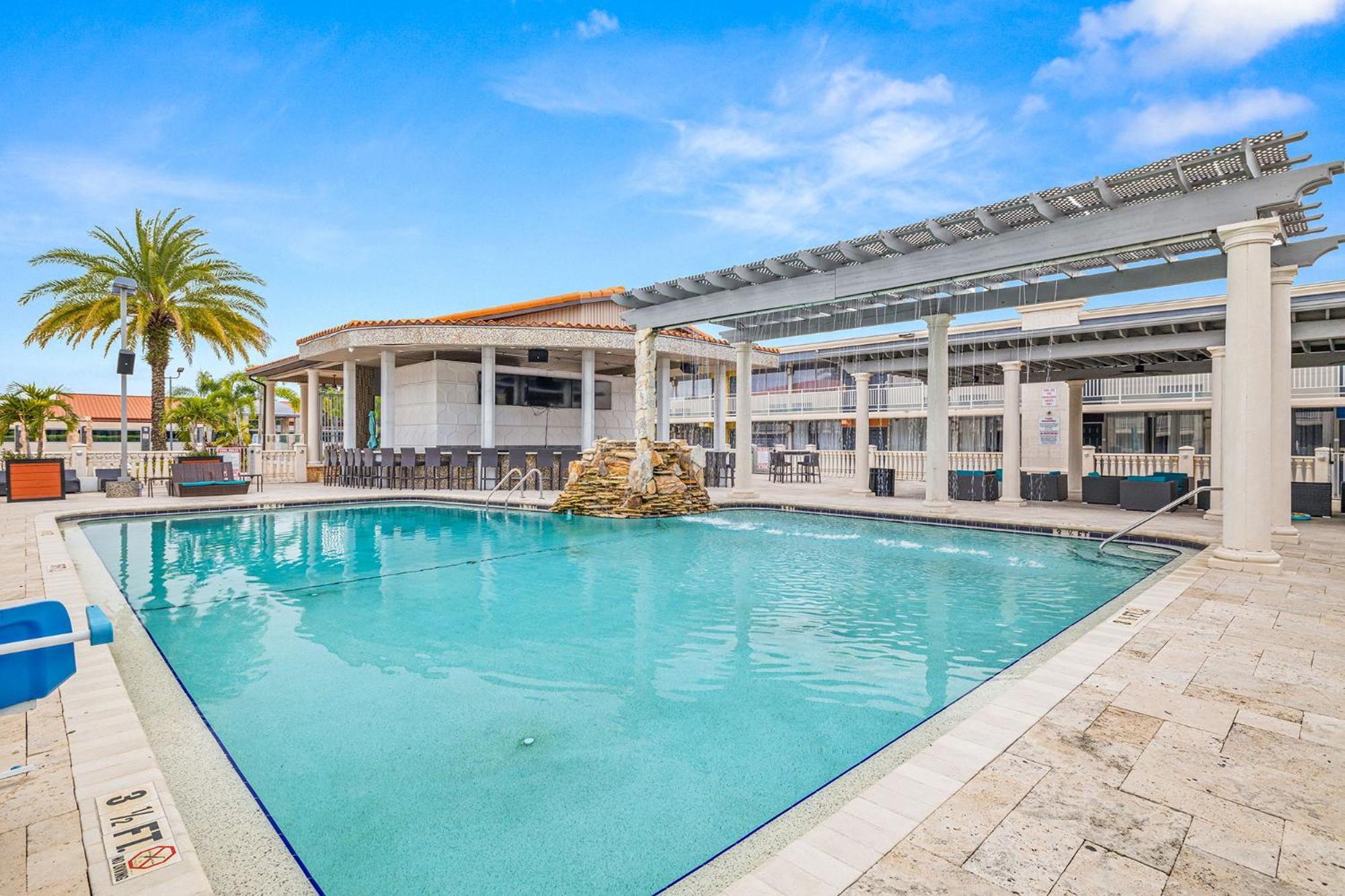 Quality Inn And Conference Center Tampa-Brandon Heartland Zewnętrze zdjęcie