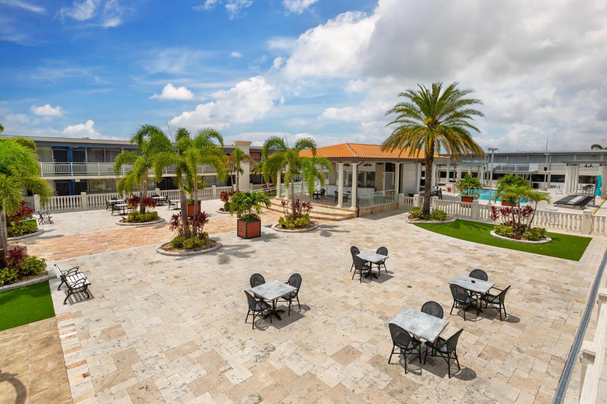 Quality Inn And Conference Center Tampa-Brandon Heartland Zewnętrze zdjęcie