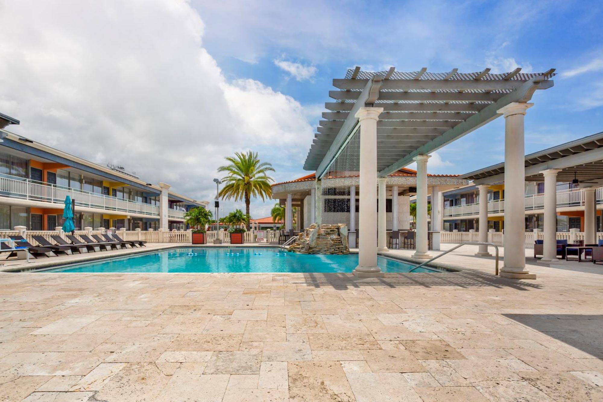 Quality Inn And Conference Center Tampa-Brandon Heartland Zewnętrze zdjęcie