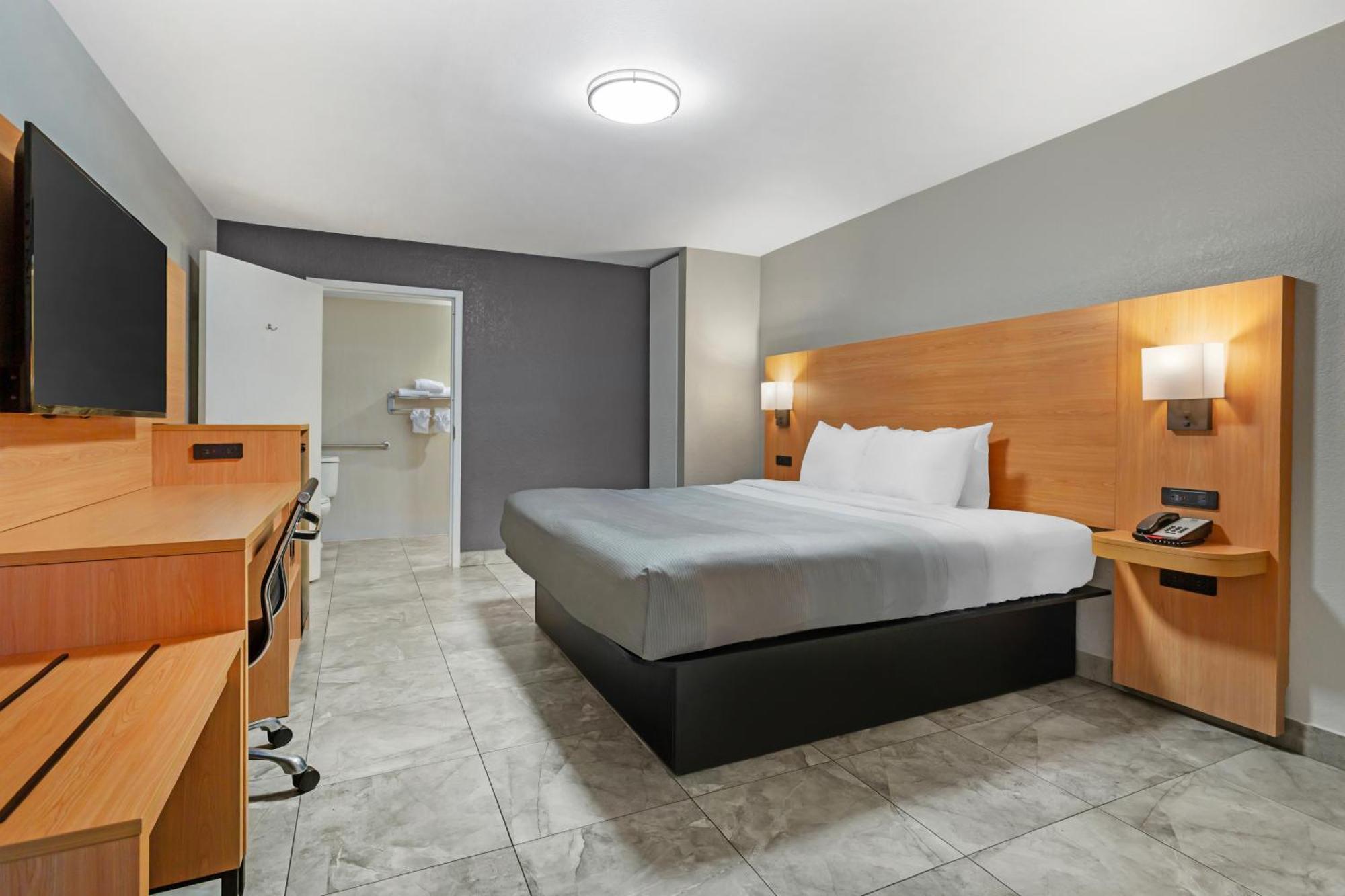 Quality Inn And Conference Center Tampa-Brandon Heartland Zewnętrze zdjęcie